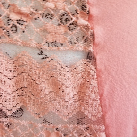 Crop top with lace back - Picture 6 of 7